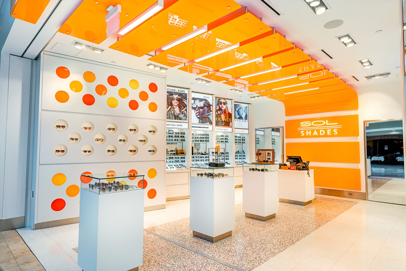 01 Sol Shades Orlando Airport Retail Design